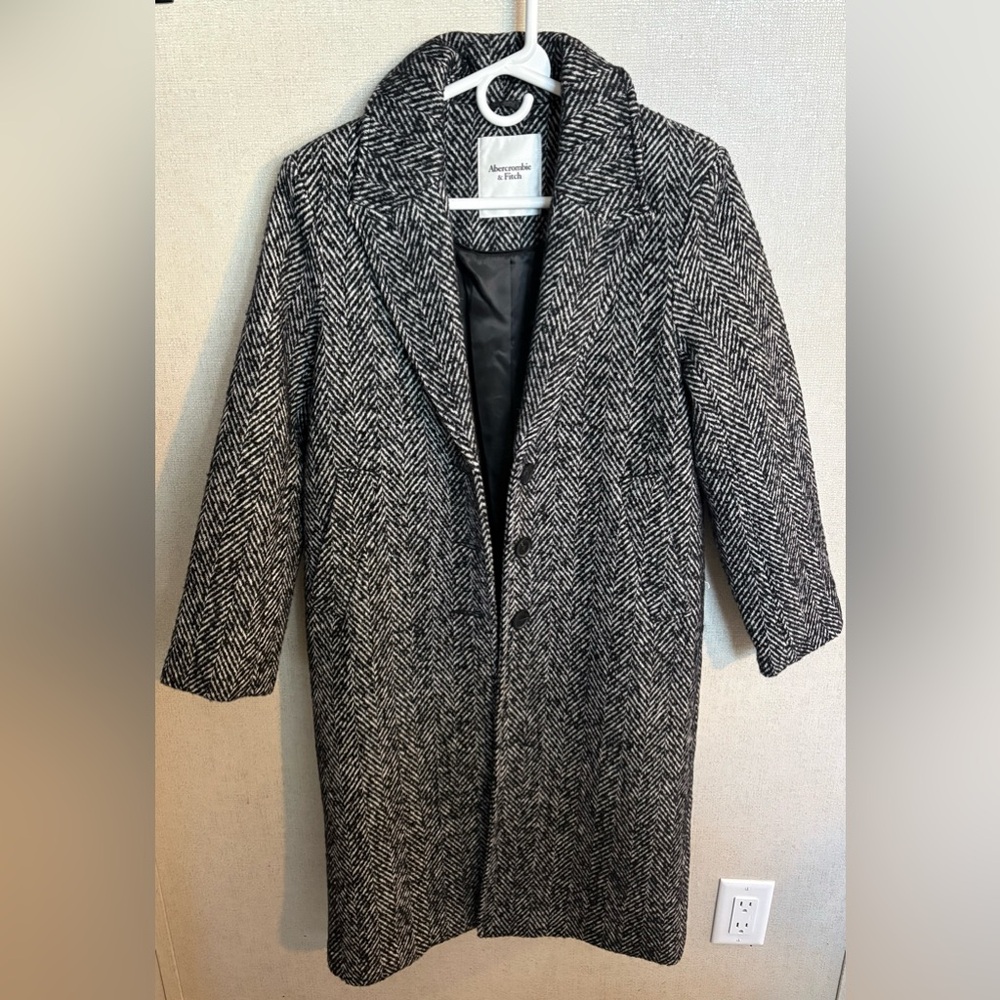 Abercrombie & Fitch Black and White Trench Coat XSP